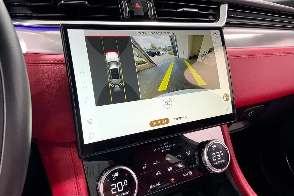 2024 Jaguar F-Pace - Image 11 of 17