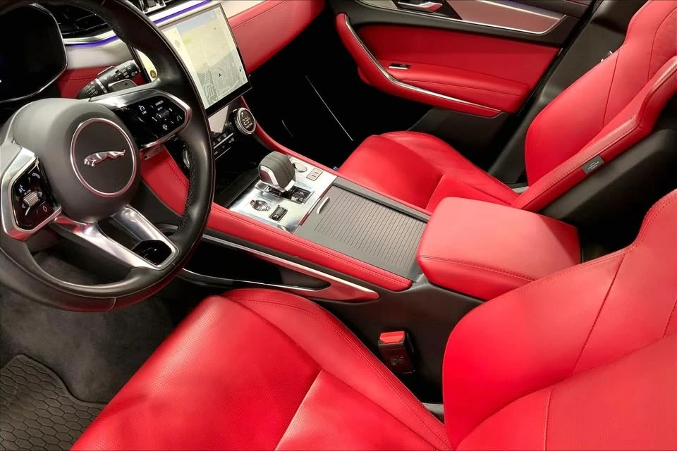2024 Jaguar F-Pace - Image 12 of 17