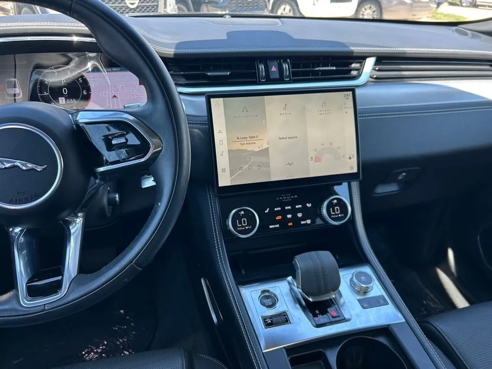 2024 Jaguar F-Pace - Image 17 of 20