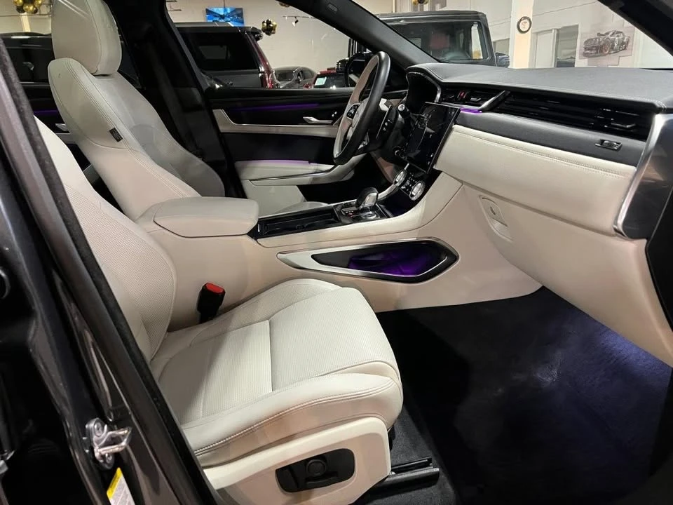 2024 Jaguar F-Pace - Image 17 of 17