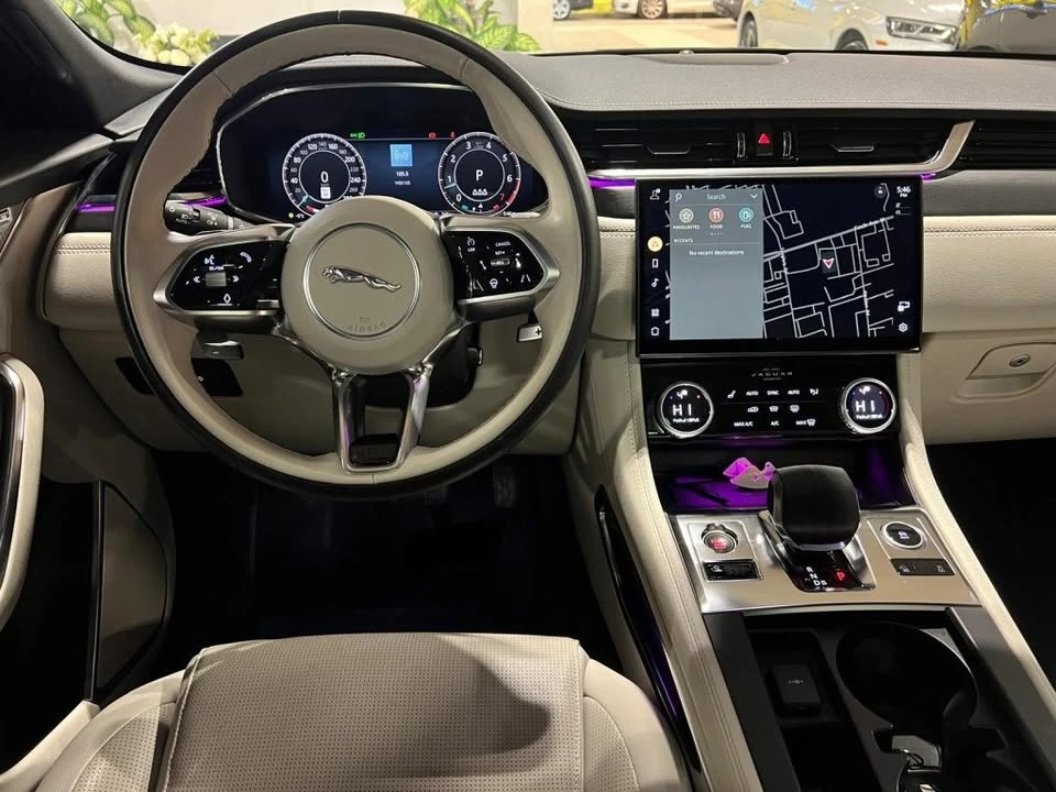 2024 Jaguar F-Pace - Image 8 of 17