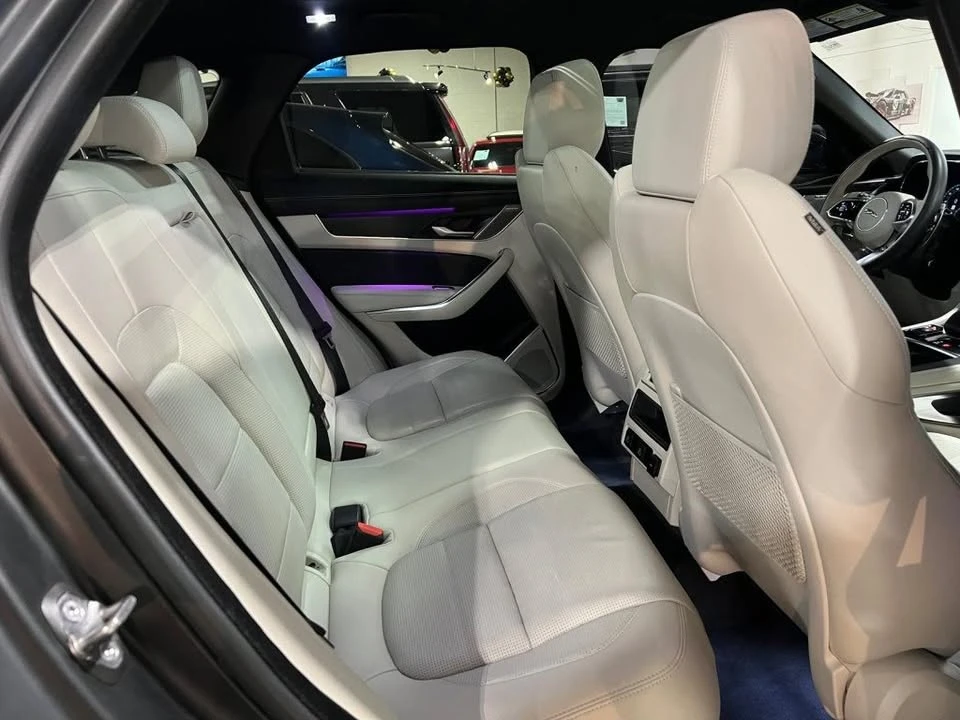 2024 Jaguar F-Pace - Image 16 of 17
