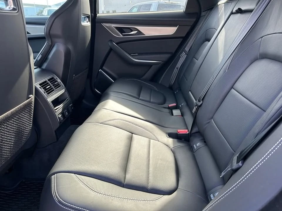 2024 Jaguar F-Pace - Image 14 of 19