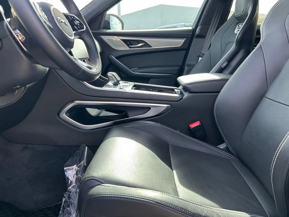 2024 Jaguar F-Pace - Image 10 of 19