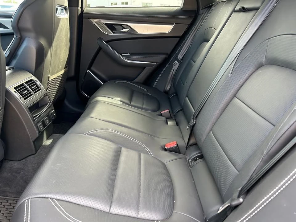 2024 Jaguar F-Pace - Image 15 of 20