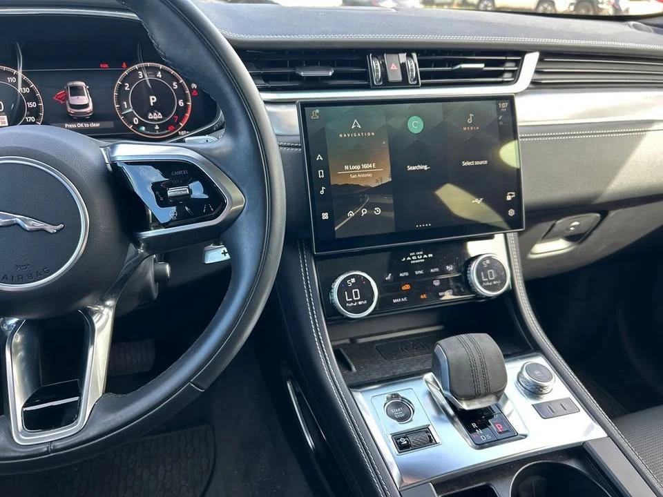 2024 Jaguar F-Pace - Image 17 of 20