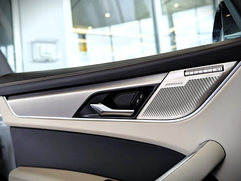 2024 Jaguar F-Pace - Image 8 of 20