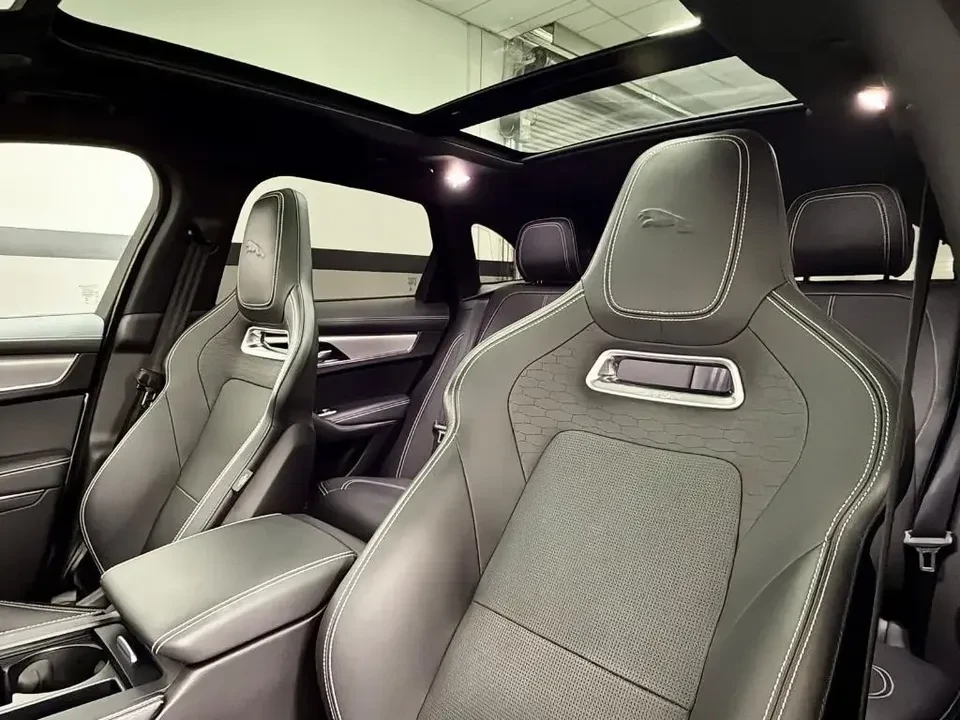 2024 Jaguar F-Pace - Image 16 of 20