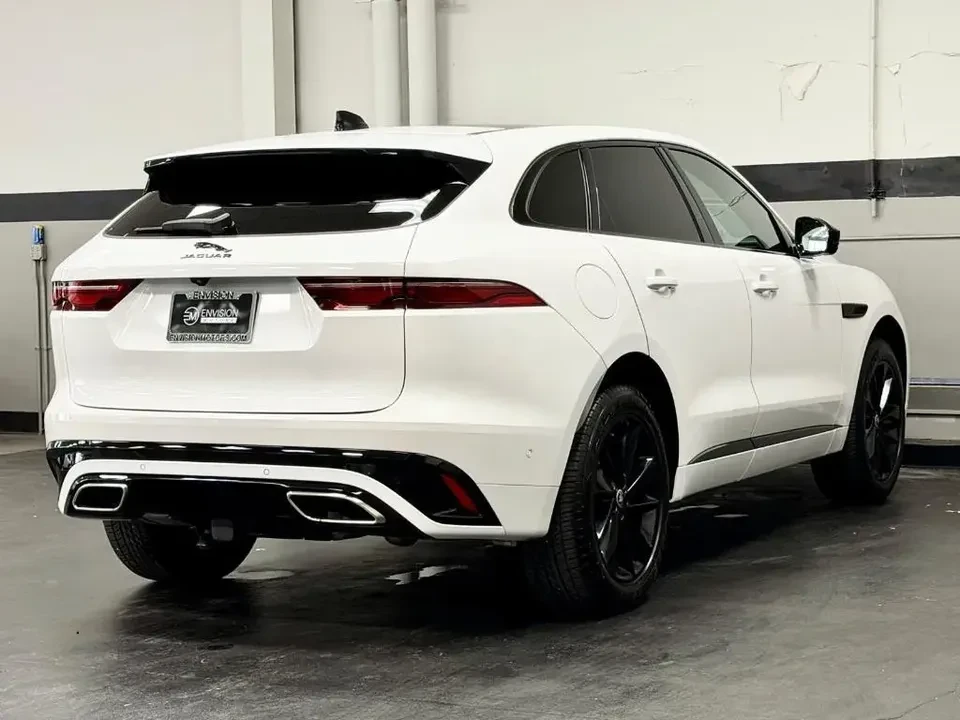 2024 Jaguar F-Pace - Image 19 of 20