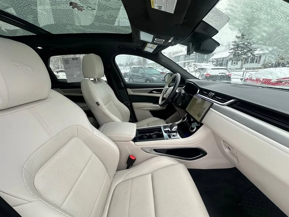2024 Jaguar F-Pace - Image 10 of 20