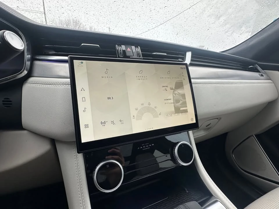 2024 Jaguar F-Pace - Image 18 of 20
