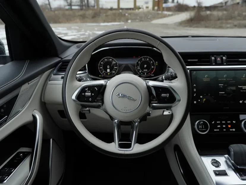 2024 Jaguar F-Pace - Image 11 of 19