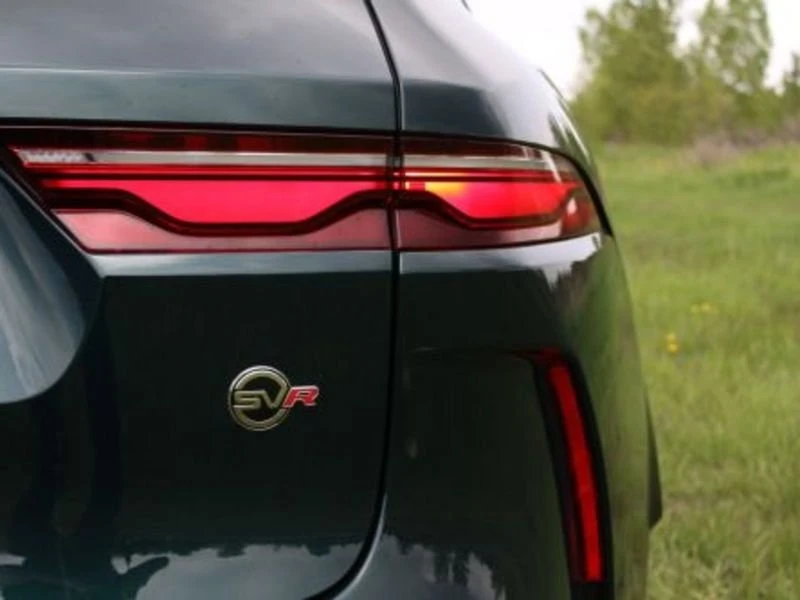 2024 Jaguar F-Pace SVR - Image 7 of 20