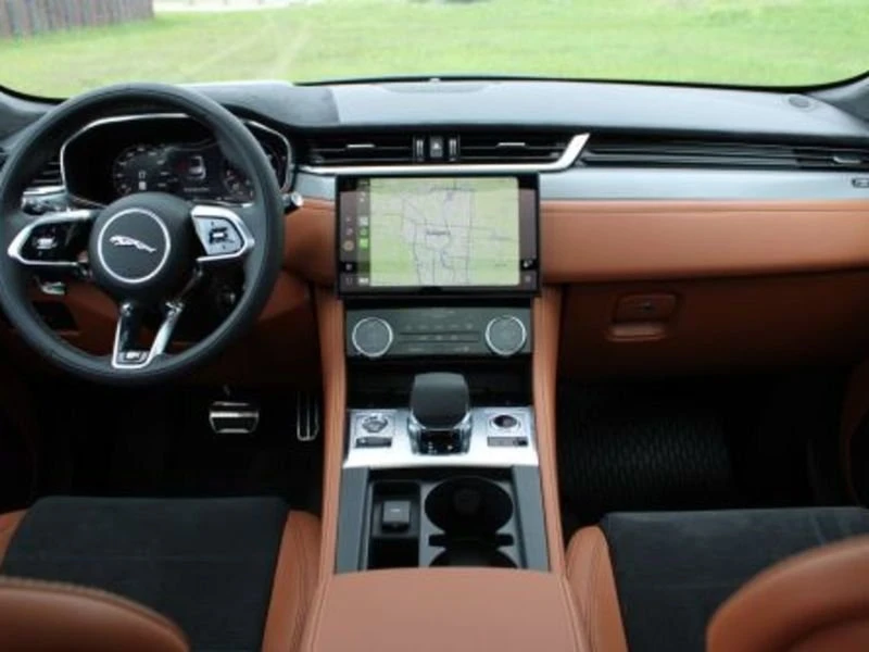 2024 Jaguar F-Pace SVR - Image 13 of 20