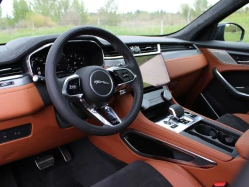 2024 Jaguar F-Pace SVR - Image 11 of 20