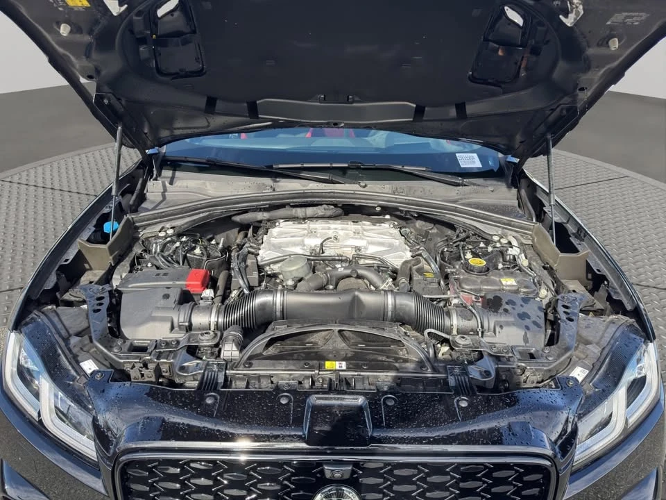2024 Jaguar F-Pace SVR - Image 7 of 19