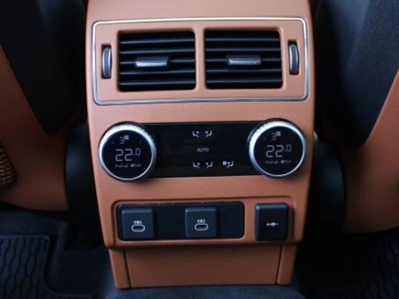 2024 Jaguar F-Pace SVR - Image 4 of 4