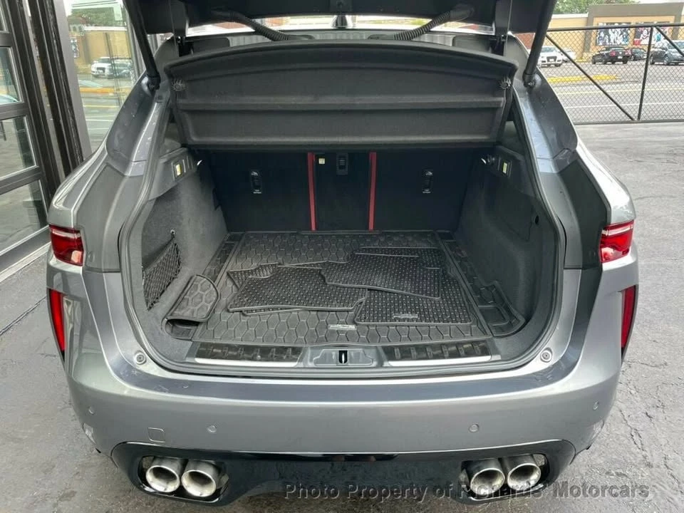 2024 Jaguar F-Pace SVR - Image 15 of 20