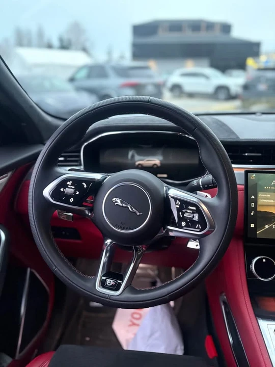 2024 Jaguar F-Pace SVR - Image 8 of 9