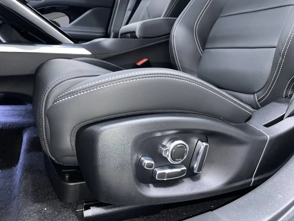 2024 Jaguar I-Pace - Image 18 of 18