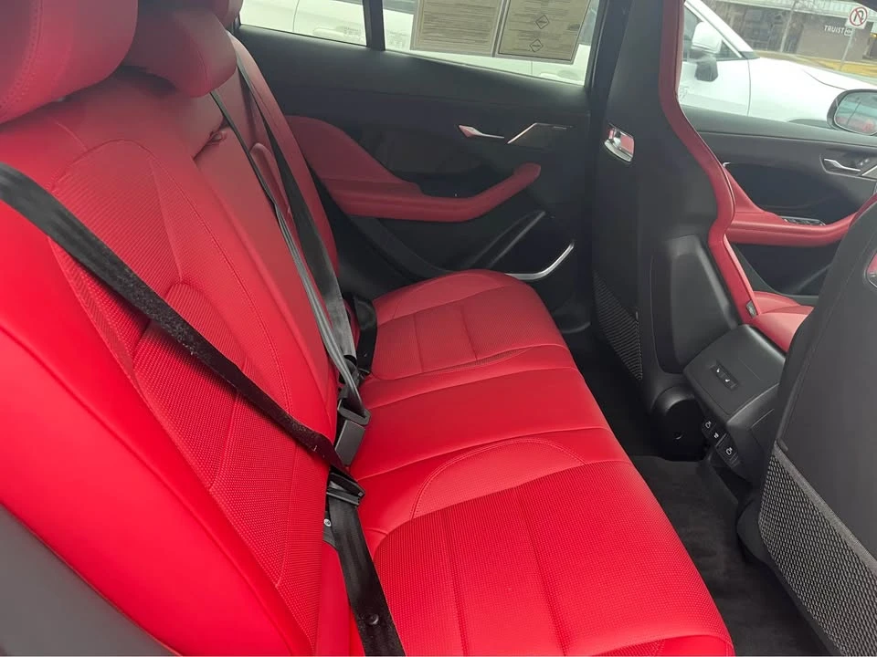 2024 Jaguar I-Pace - Image 4 of 5