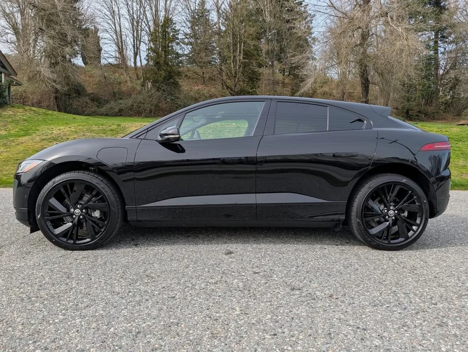 2024 Jaguar I-Pace - Image 2 of 10