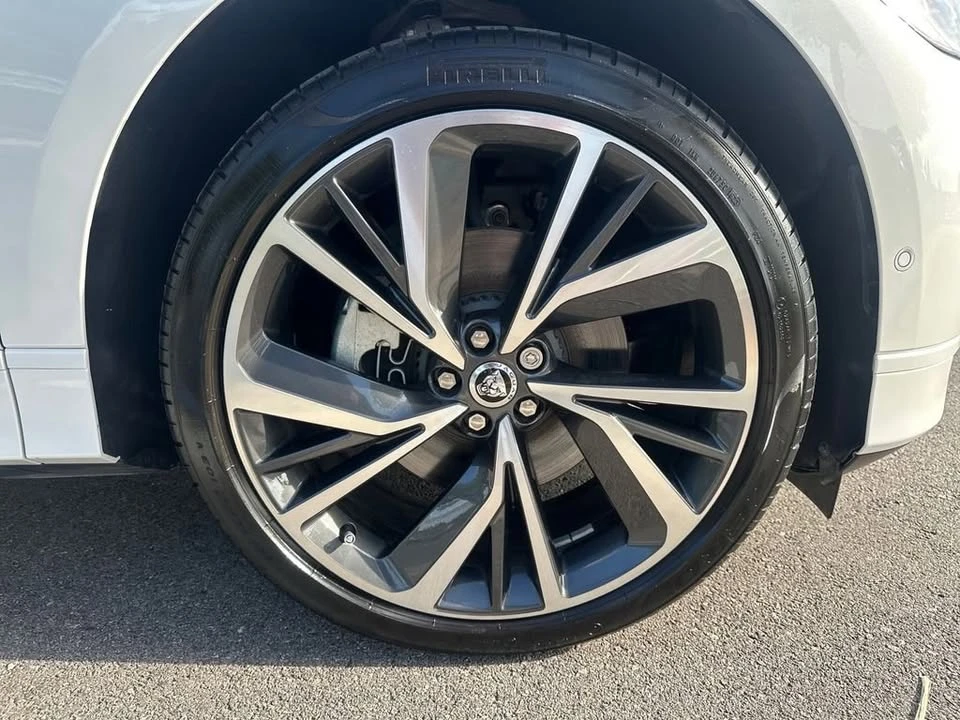 2024 Jaguar I-Pace - Image 13 of 20