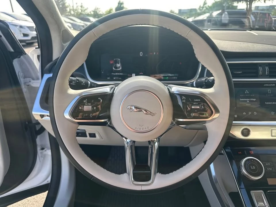 2024 Jaguar I-Pace - Image 19 of 20