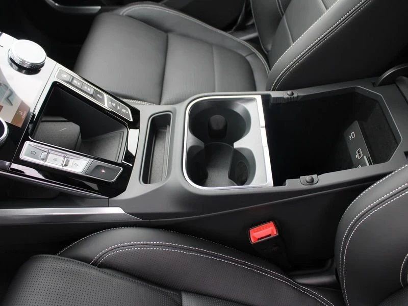 2024 Jaguar I-Pace - Image 17 of 20