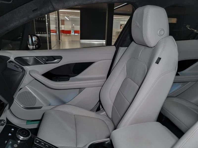 2024 Jaguar I-Pace - Image 18 of 20