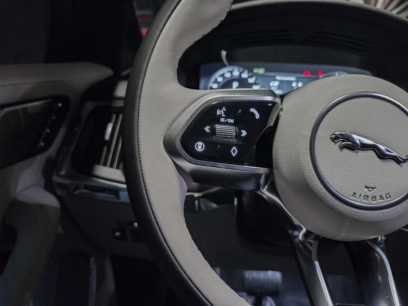 2024 Jaguar I-Pace - Image 14 of 20