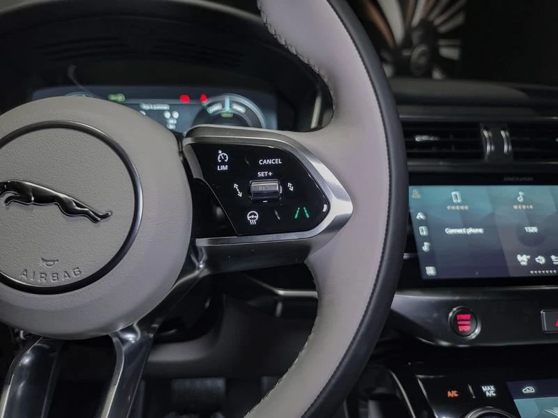 2024 Jaguar I-Pace - Image 13 of 20