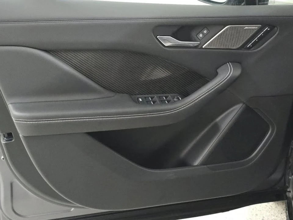 2024 Jaguar I-Pace - Image 8 of 12