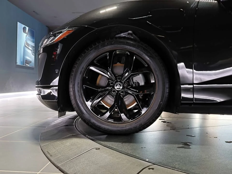 2024 Jaguar I-Pace - Image 9 of 20