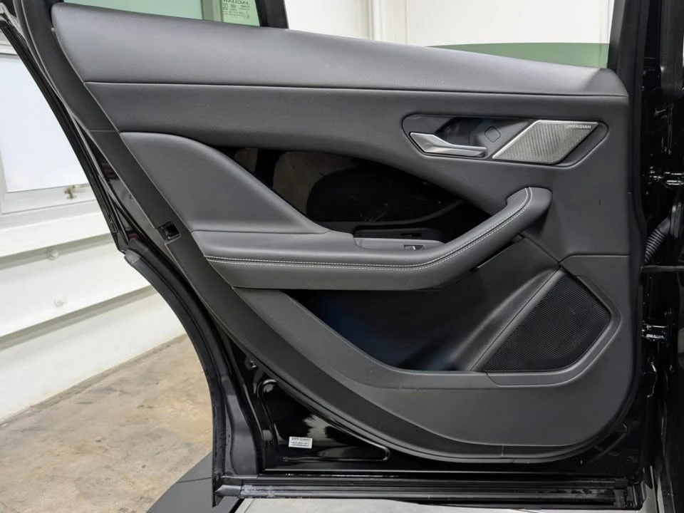 2024 Jaguar I-Pace - Image 18 of 20