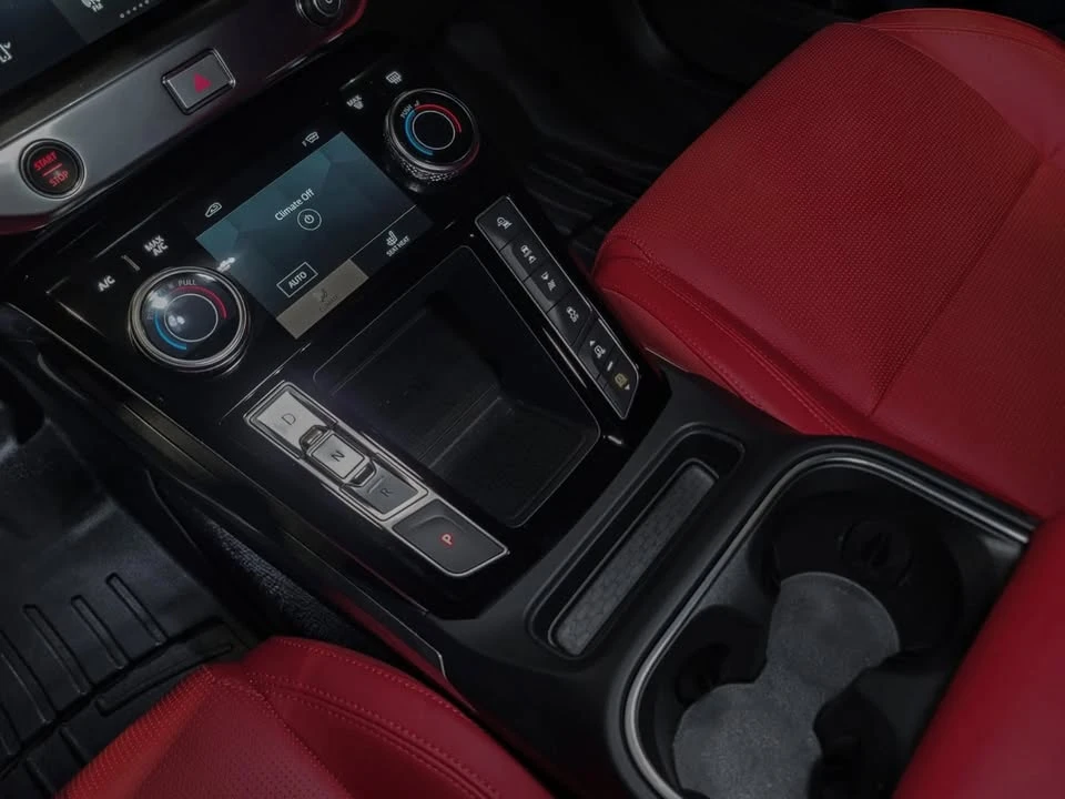 2024 Jaguar I-Pace - Image 10 of 13