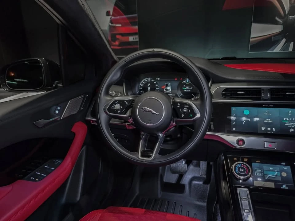 2024 Jaguar I-Pace - Image 11 of 13