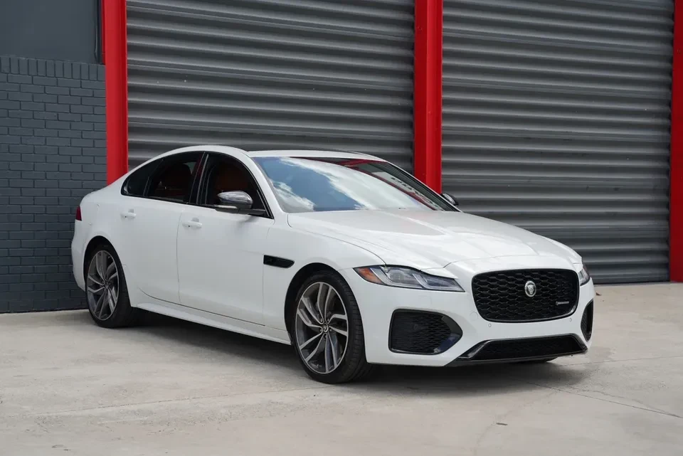 2024 Jaguar X260 XF - Image 2 of 17