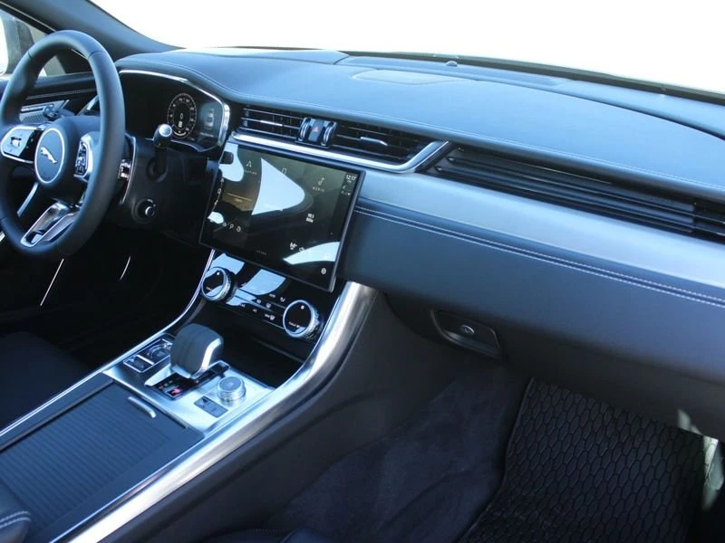 2024 Jaguar X260 XF - Image 11 of 20