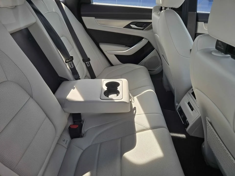 2024 Jaguar X260 XF - Image 7 of 10