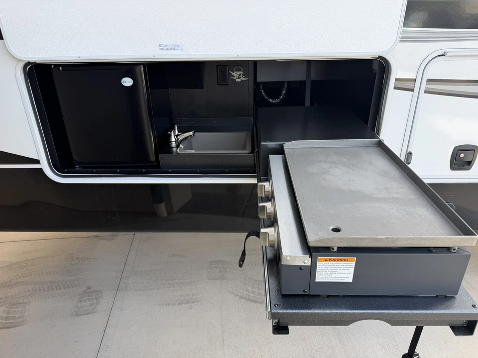2024 Parts & Memorabilia Trailers - Image 10 of 30