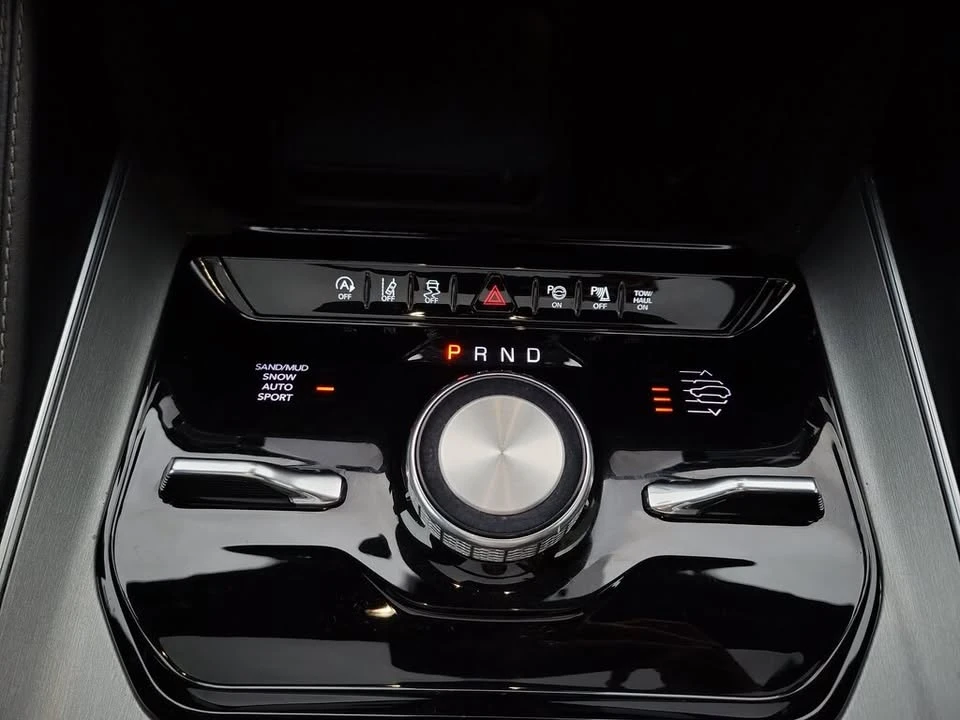 2024 Jeep WS Wagoneer - Image 17 of 20