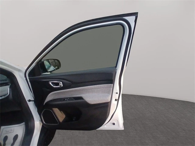 2024 Jeep Compass - Image 16 of 21