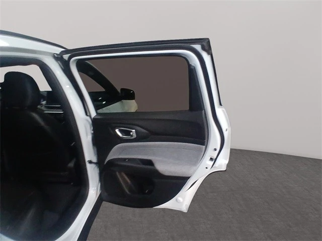 2024 Jeep Compass - Image 18 of 21