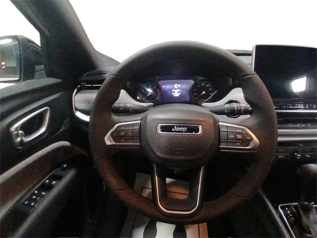 2024 Jeep Compass - Image 20 of 21