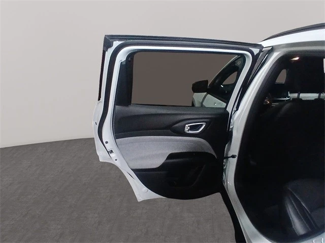 2024 Jeep Compass - Image 13 of 21