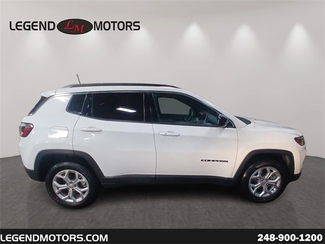 2024 Jeep Compass - Image 9 of 21