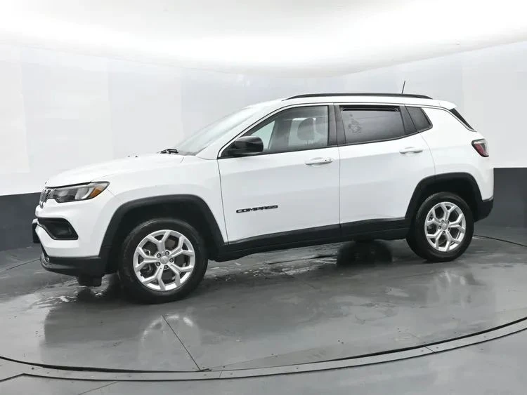 2024 Jeep Compass - Image 5 of 12