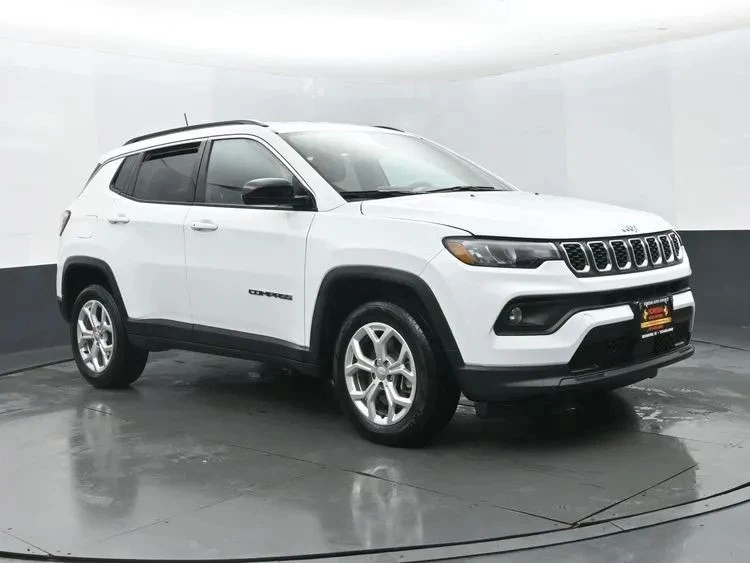 2024 Jeep Compass - Image 2 of 12