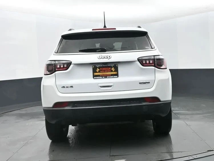 2024 Jeep Compass - Image 8 of 12
